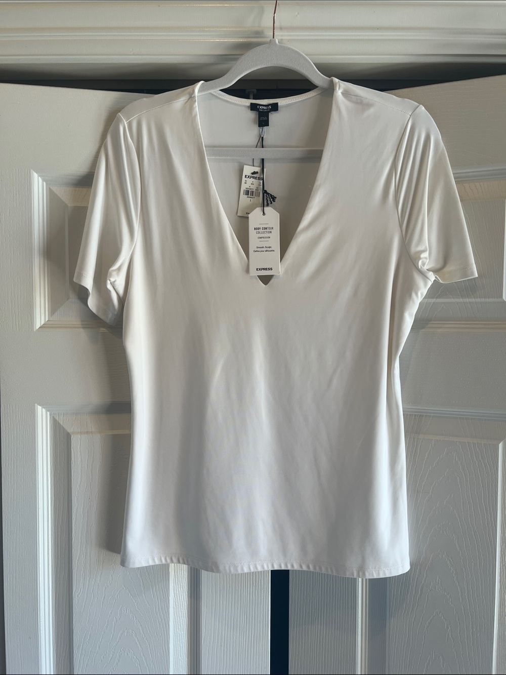 Express White V-Neck Short Sleeve Tee